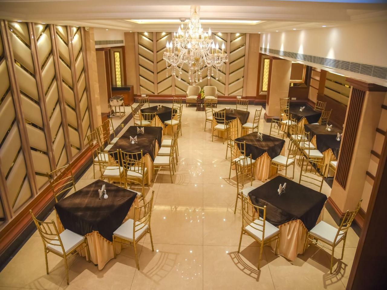 Bharawan Clarks Inn Express Amritsar Exterior foto